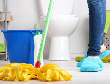 Mẹo tẩy trắng sàn nhà vệ sinh nhanh và hiệu quả nhất