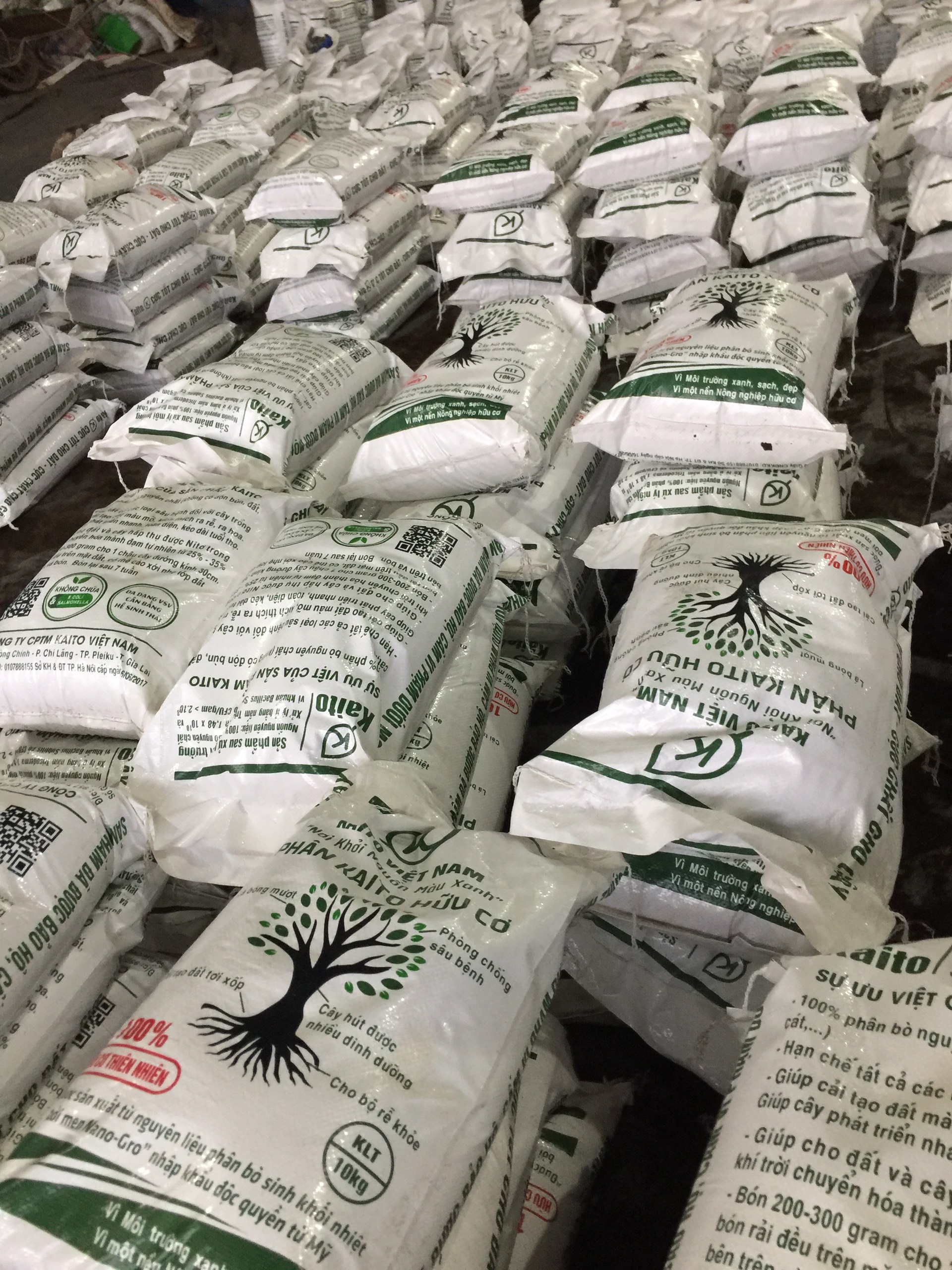 PHÂN BÓN ĐẤT TRỒNG CÂY 100% HỮU CƠ THIÊN NHIÊN BAO 10KG